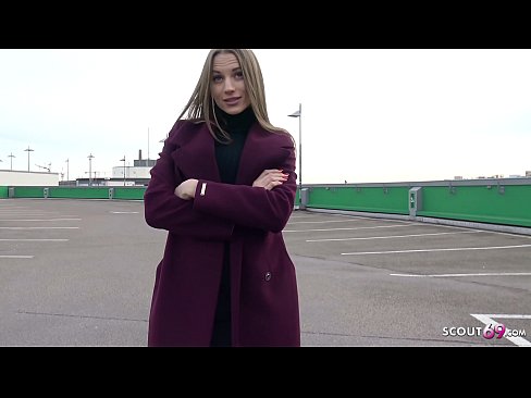 ❤️ ドイツ人スカウトマンは、夢のようにスティール、駐車場のテルテル、お金のためのセクシーに触れることです。 ️❌ ファッキングビデオ ❌️