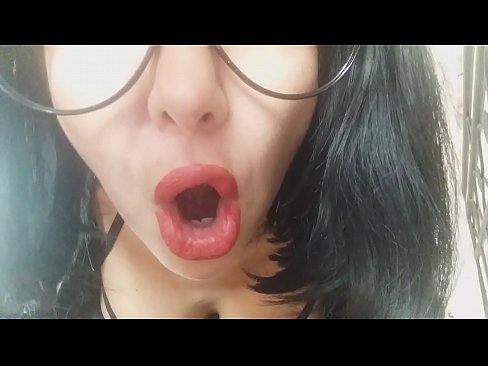 ❤️ ハニー、義理の母が今日は学校に行かせてくれないの...。って、そんなことあるわけないだろ...。 ️❌ ファッキングビデオ ❌️
