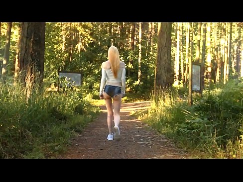 ❤️ 美女がゆっくり動く、ヌード動画ではありません ️❌ ファッキングビデオ ❌️