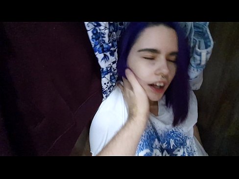 ❤️ 押し入れの中の姉ちゃんを発見し、イクのを手伝う ️❌ ファッキングビデオ ❌️